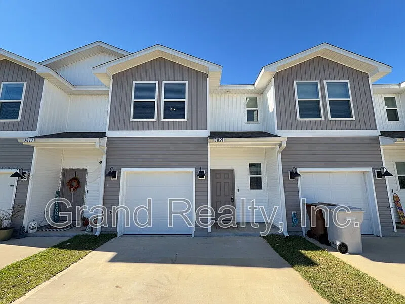 3821 Pendragon Cir