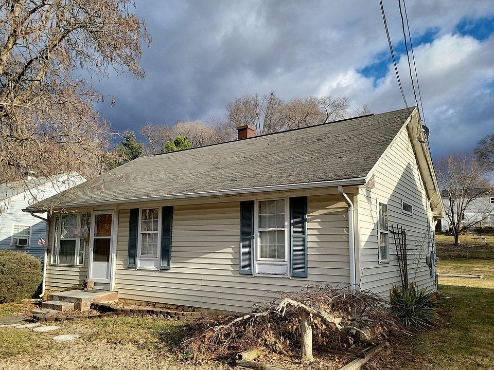 1st image of 717 W 14th St