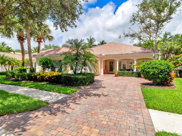 1102 Orinoco Way, Palm Beach Gardens, FL 33410