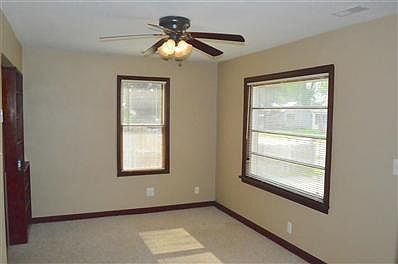 3rd image of 419 E Greenview Ave