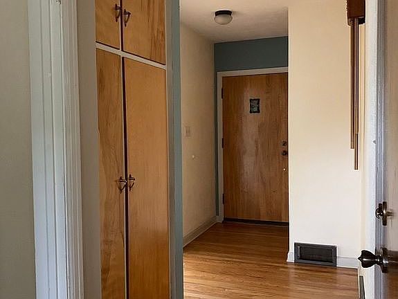3rd image of 1541 11th Ave E