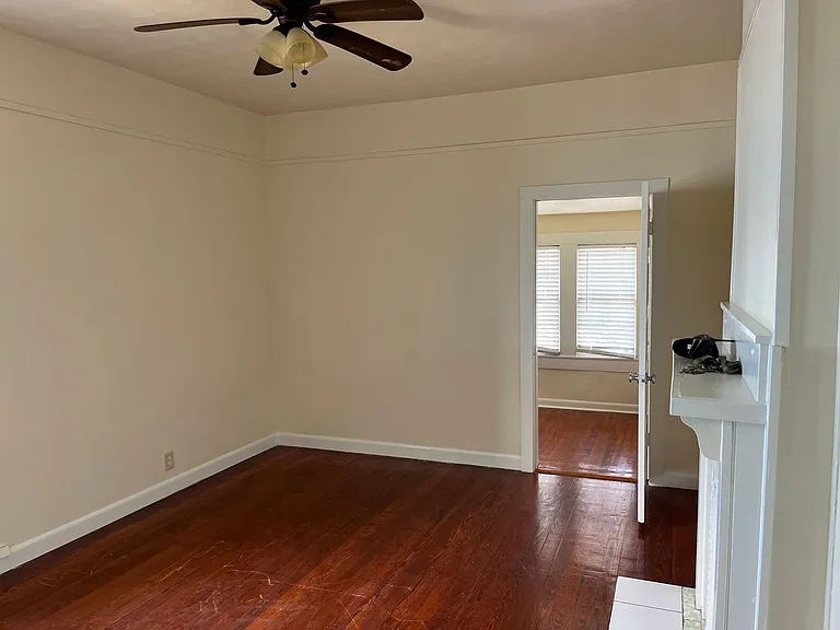 815.5 Roosevelt Pl — Photo 3