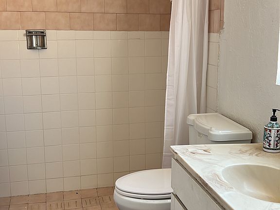 5th image of 7600 Adobe Dr #B