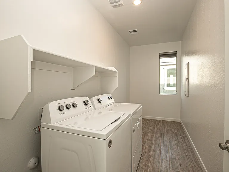 1941 W Holden Dr — Photo 15