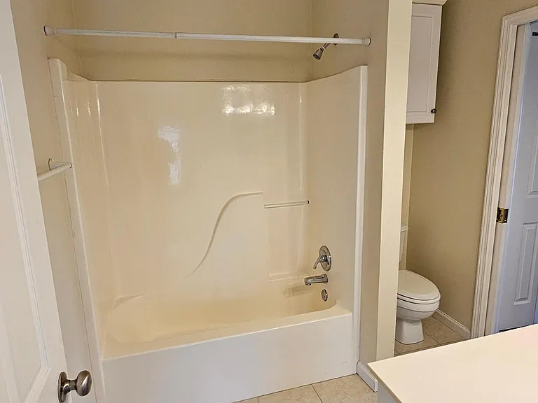 915 Nottingham Dr — Photo 16