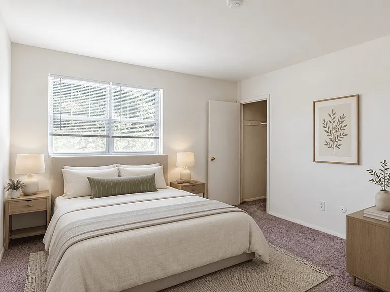 Woodacres Apartment Homes — Photo 16