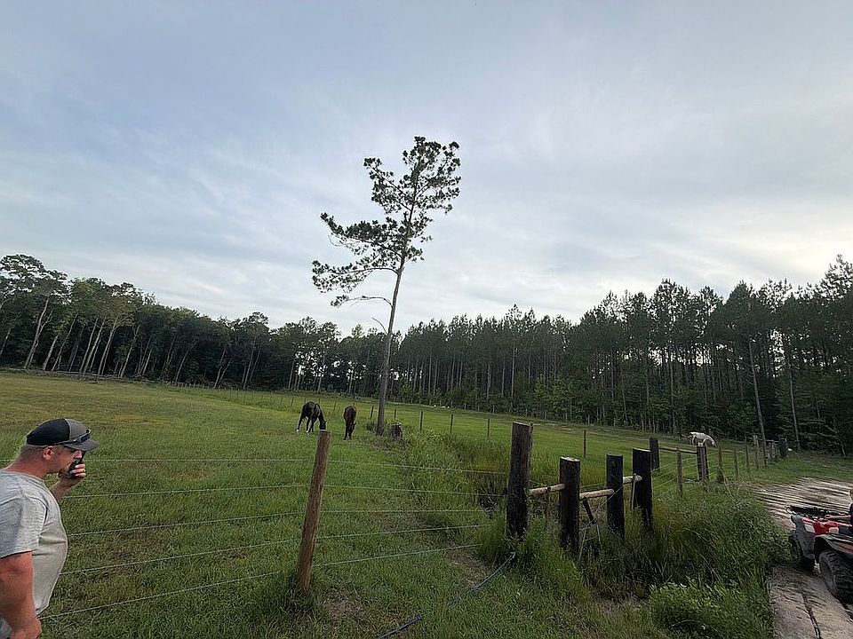 2nd image of 1427 Shull Rd