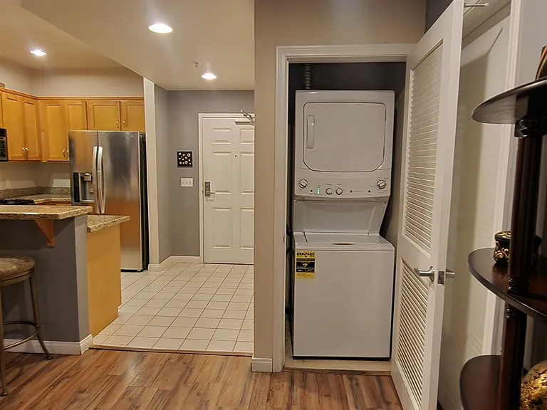 450 J St #4111 — Photo 20