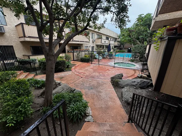 SUNLAND CASA DEL SOL, 8614 Foothill Blvd #113, Sunland, CA 91040
