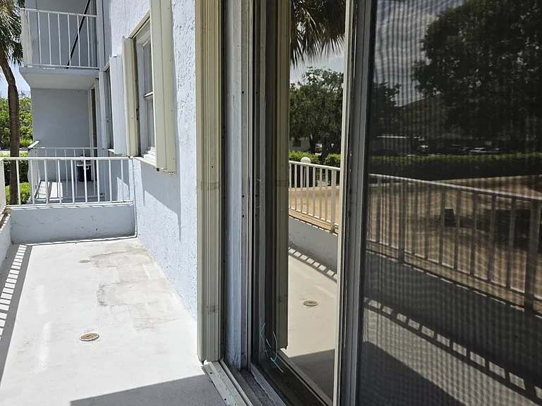 470 Executive Center Dr #2K — Photo 35