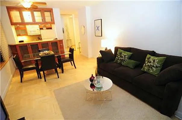 Rented by R New York | media 12