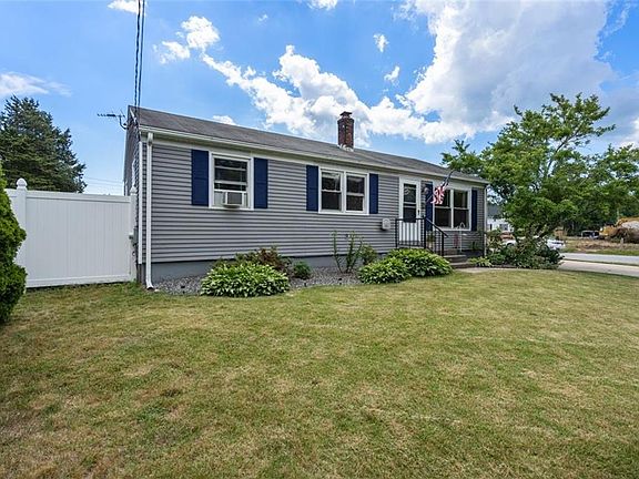 4th image of 302 Shore Acres Ave