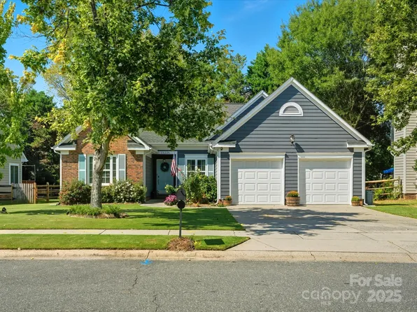 11226 Fox Cove Dr, Charlotte, NC 28273