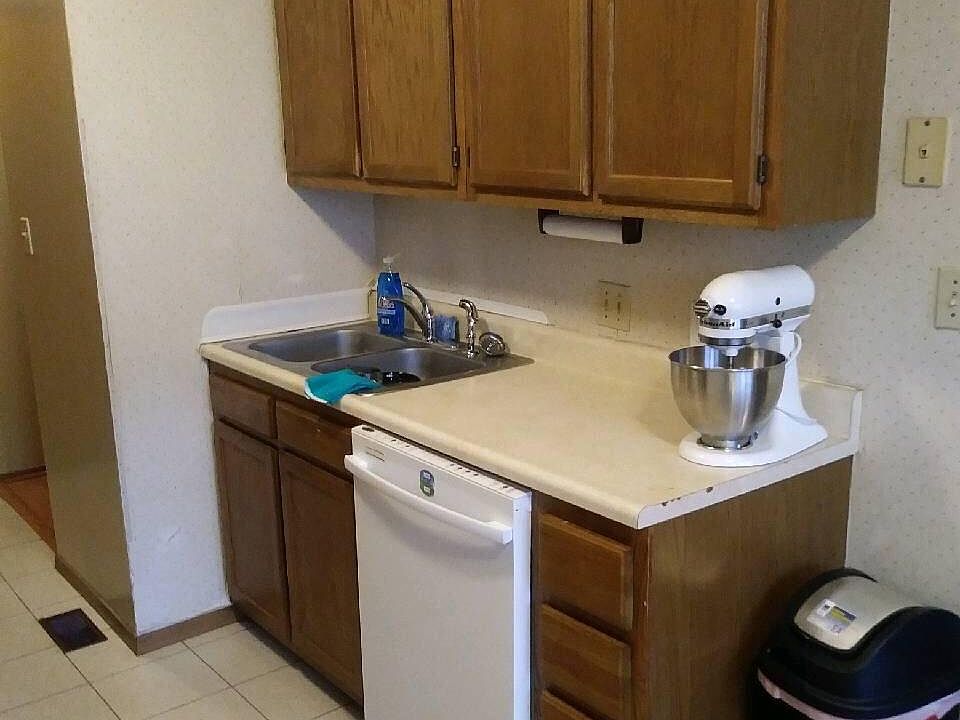 2nd image of 1528 3rd St APT A