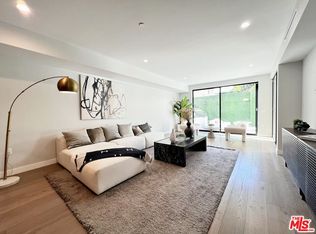 1017 N Croft Ave #102, Los Angeles, CA 90069
