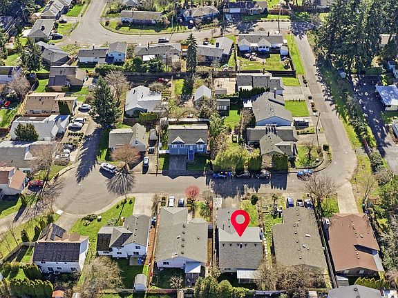 3rd image of 12723 SE Main St