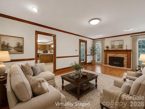 3rd image of 8927 Scarsdale Dr