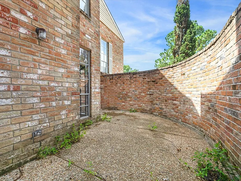 5815 Lynbrook Dr #103 — Photo 16