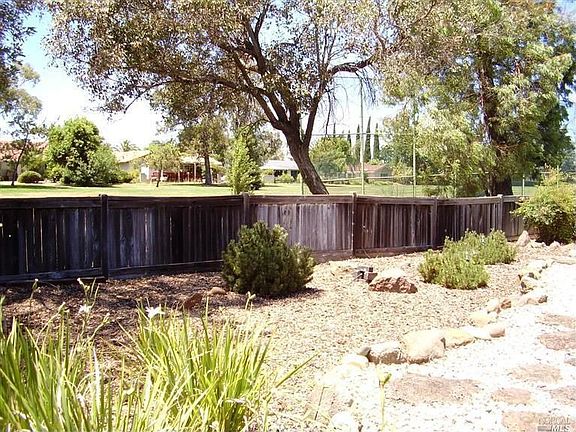 3rd image of 136 White Sands Dr
