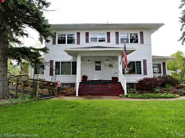 5337 Corunna Rd, Flint, MI 48532
