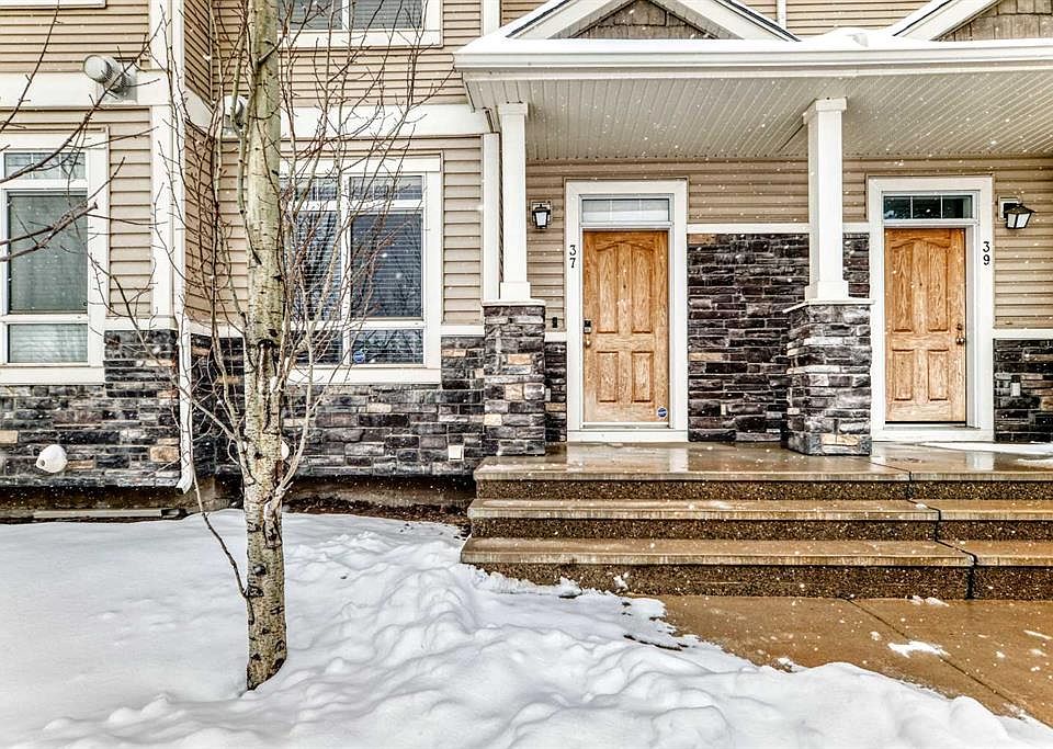 1st image of 37 E Skyview Ranch Gdns NE