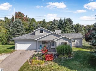 835 Mulberry Dr, Traverse City, MI 49685