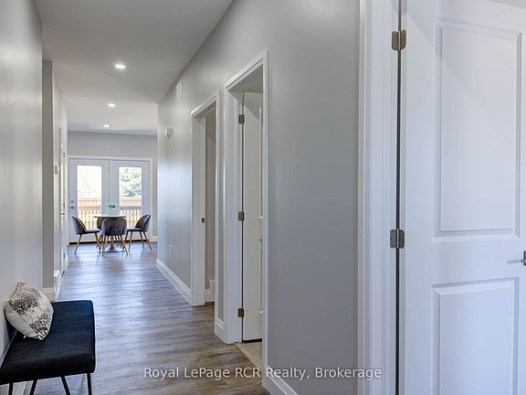 4th image of 274 Queen St S