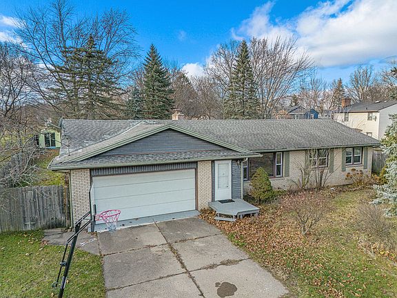 2nd image of 4113 Kentridge Dr SE