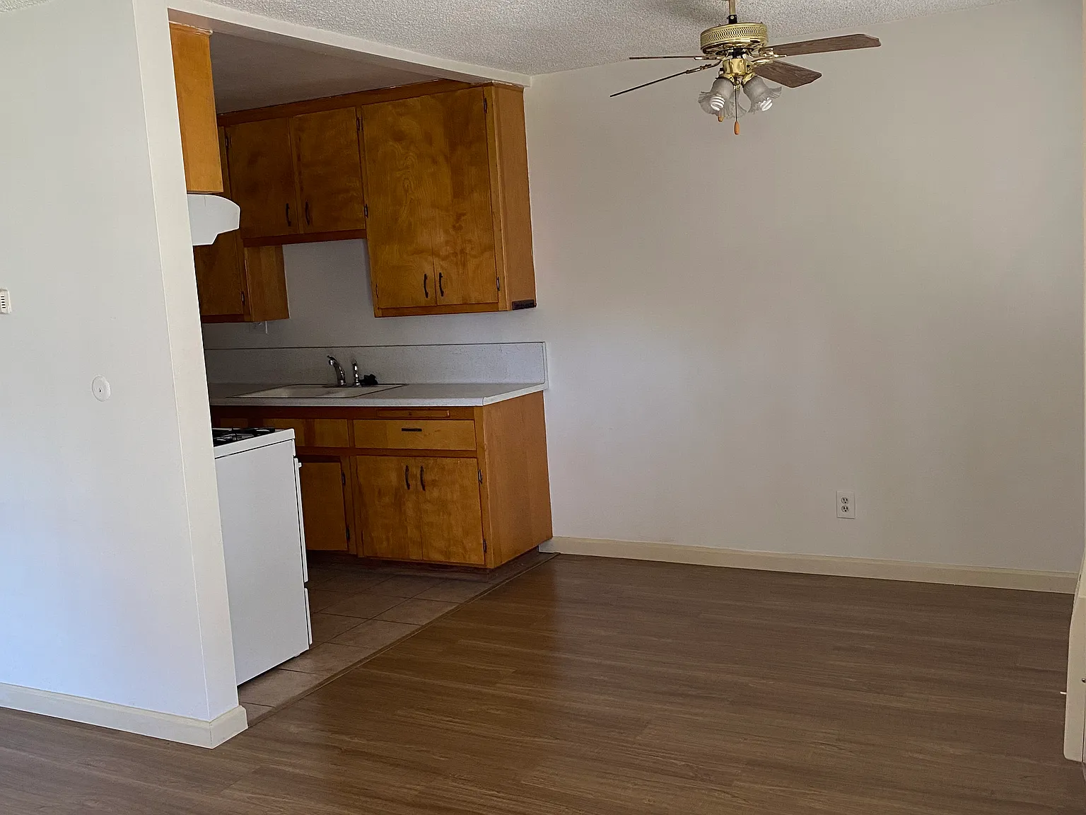 S Oak Ave, Pasadena — Photo 2