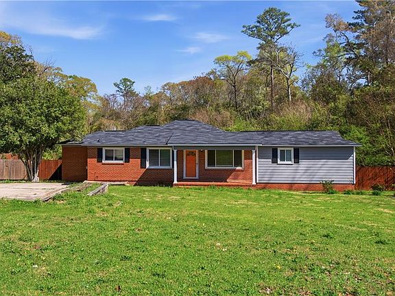 2nd image of 4404 Summerville Rd