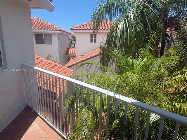 3 bed, 3.0 bath, $3,400 — Photo 4