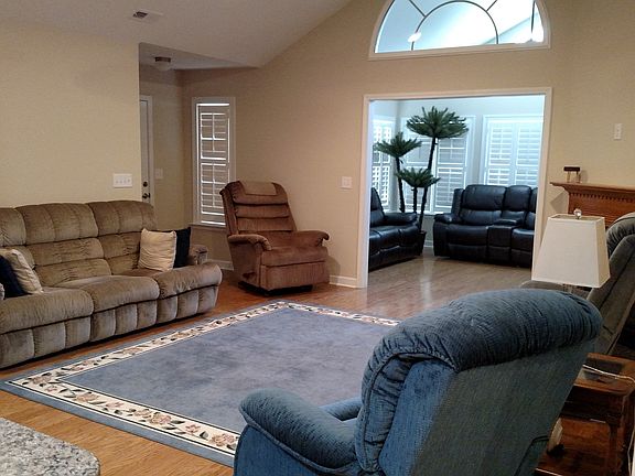 5th image of 270 Lone Oak Cir