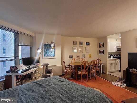 5th image of 224 W Rittenhouse Sq #1003