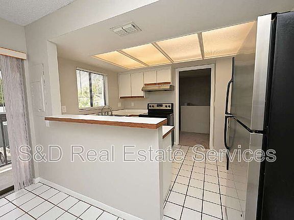 3rd image of 1808 Village Ct