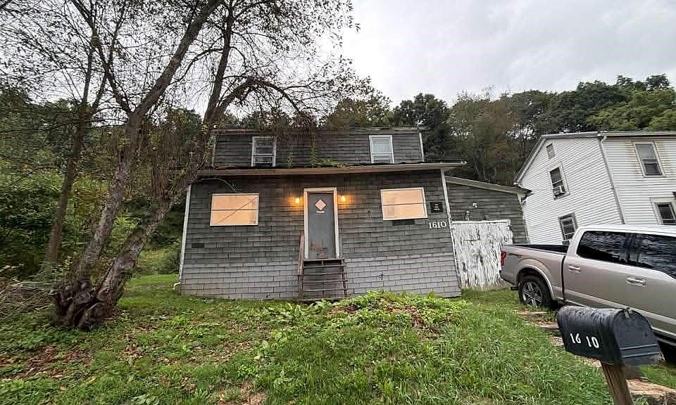 1st image of 1610 Dixon Rd