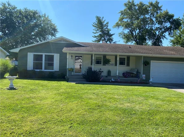 1000 N Koester Dr, Effingham, IL 62401