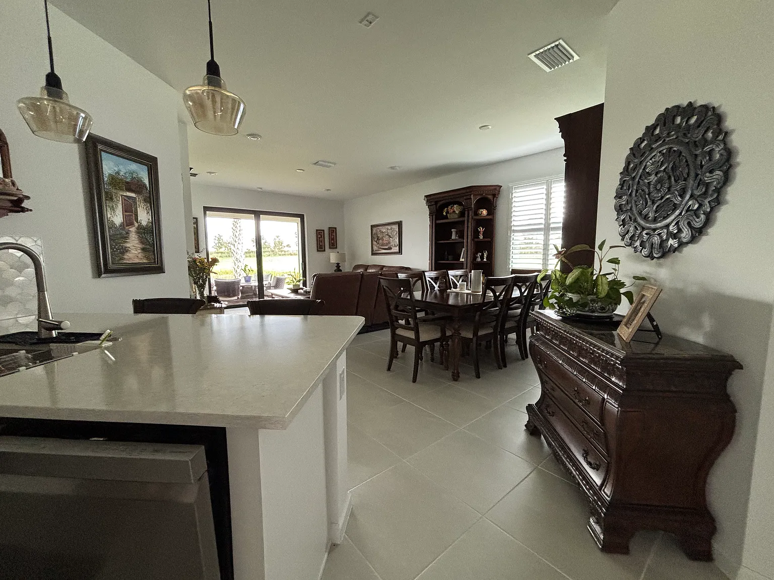 2 bed, 1625 sqft, $5,200 — Photo 3