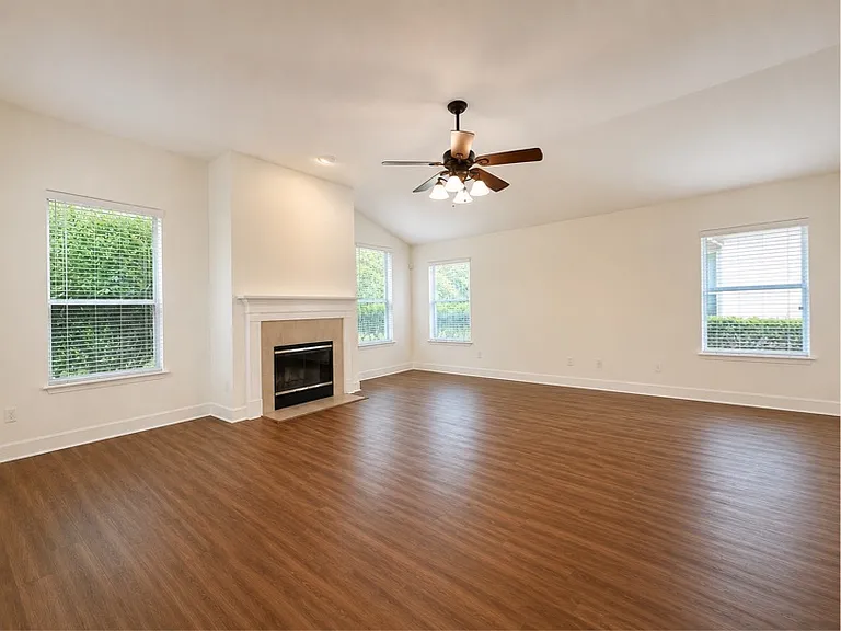 5204 Comfort Ct — Photo 15