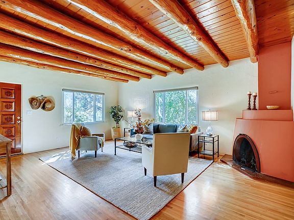 5th image of 132 Sombrio Dr
