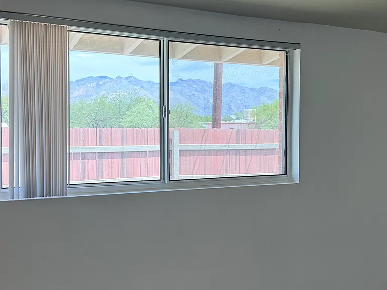 3510 E Blacklidge Dr — Photo 10