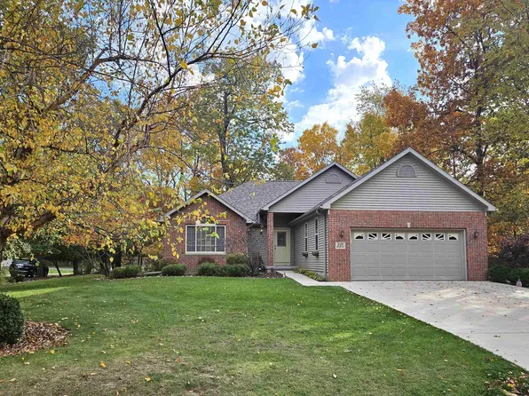228 Briarwood Pl, Dahinda, IL 61428