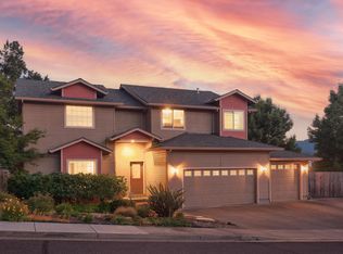 300 Woodville Way, Rogue River, OR