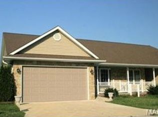 2737 Royal Oak Dr, High Ridge, MO 63049