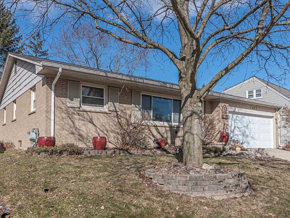 2nd image of 1385 Kuehnle St