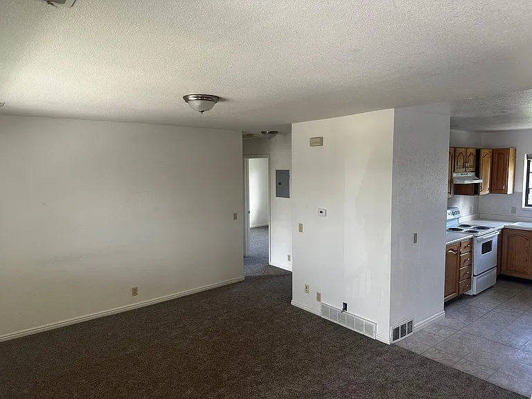 353 W 620 N — Photo 9