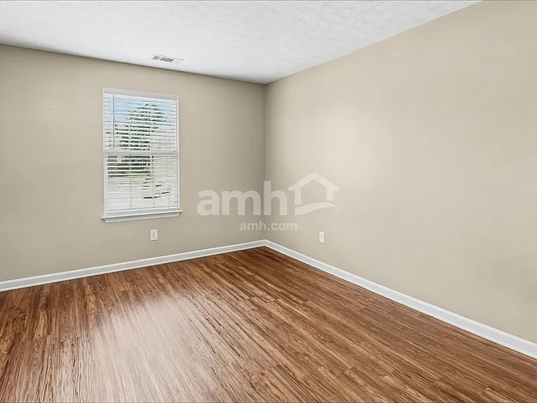 103 Porter Ct — Photo 16