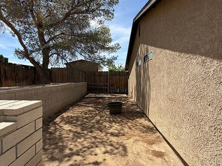 25670 Ash Rd — Photo 25