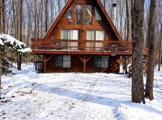 445 Lakewood Dr, Lake Ariel, PA 18436