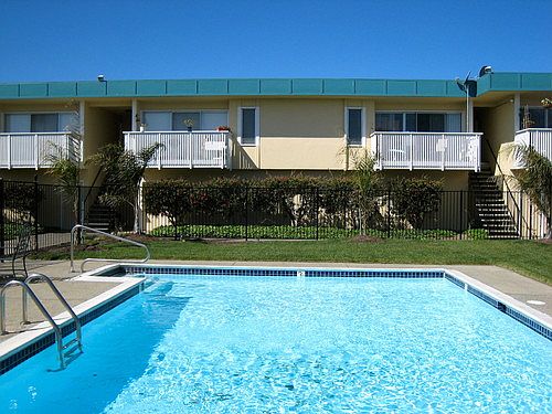 2nd image of 1431 Beach Park Blvd
