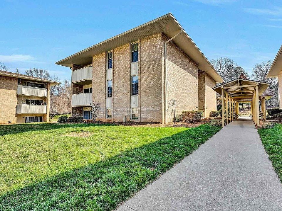1st image of 5260 Crossbow Cir Unit 15F